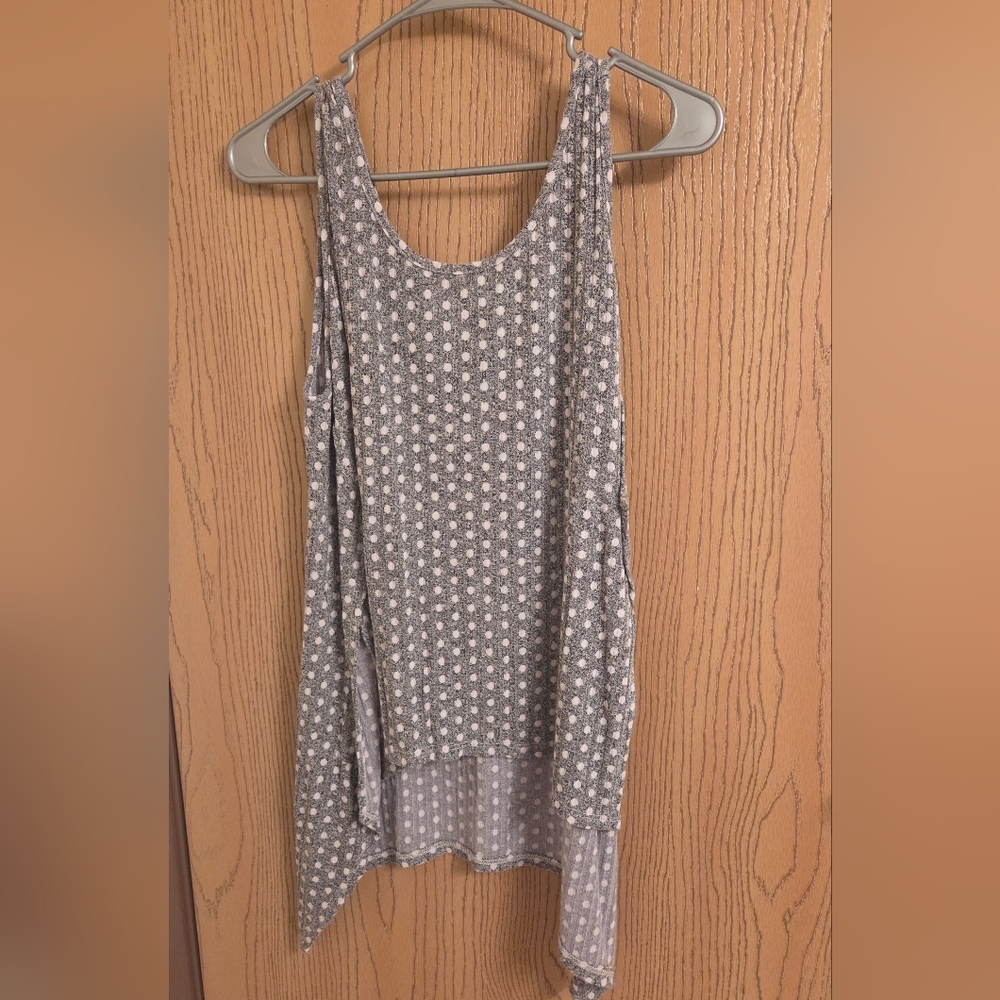 Gilli Gray Polka Dot Sleeveless Top